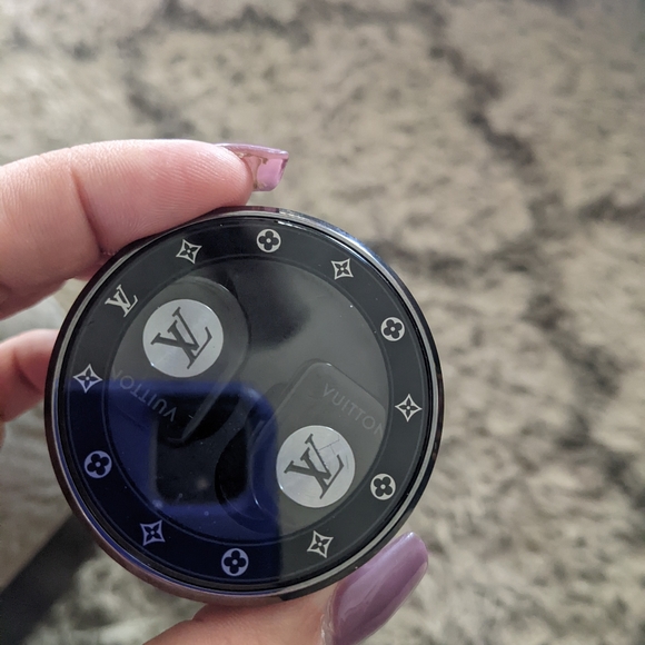 Louis Vuitton horizon ear buds